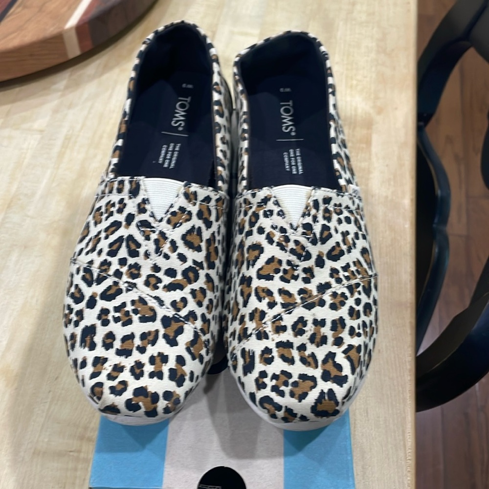 TOMS BIRCH LEOPARD PRINT sz 9